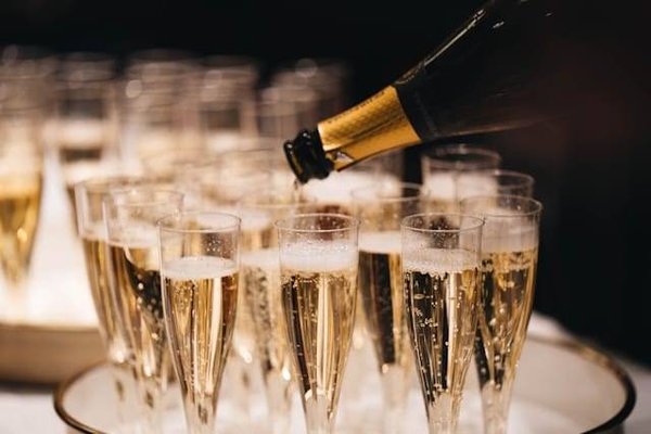  Les secrets pour déguster un champagne d'exception à Reims